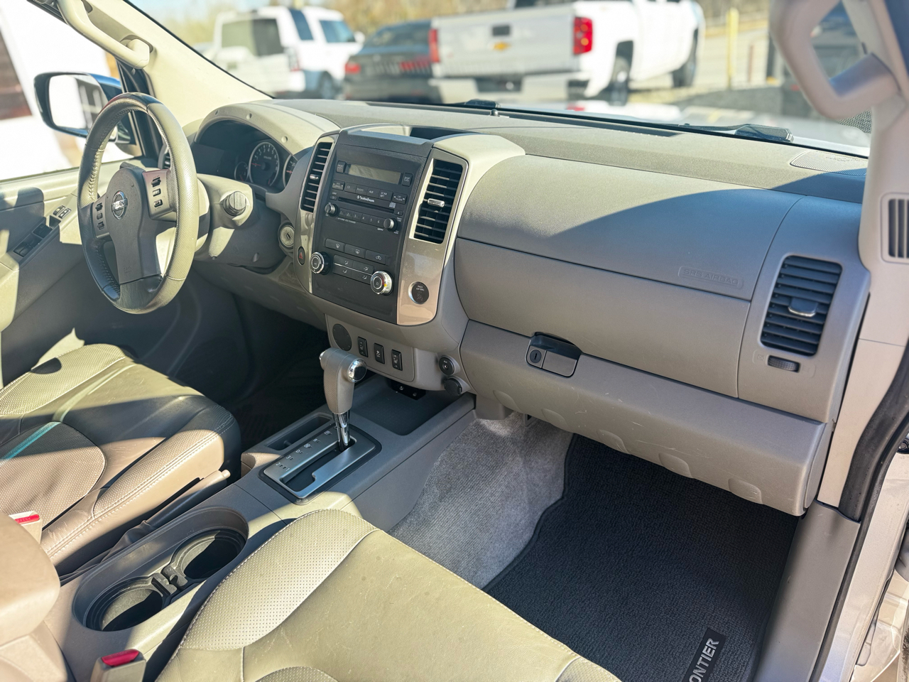 Nissan Frontier 2WD Crew Cab SWB Auto SL 2012