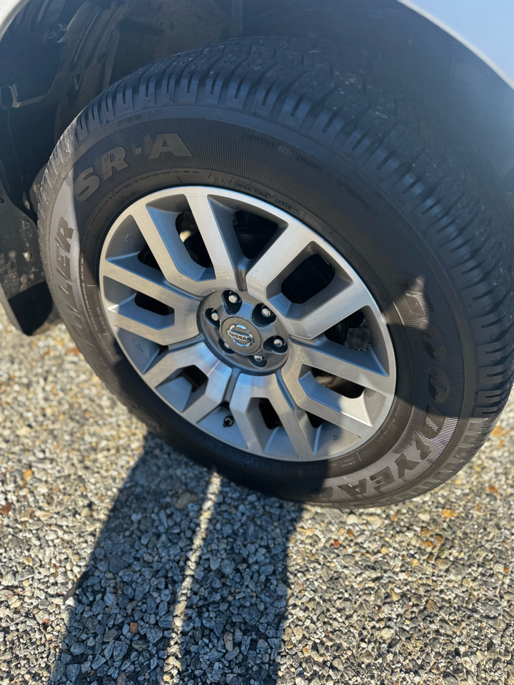 Nissan Frontier 2WD Crew Cab SWB Auto SL 2012