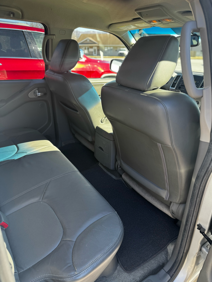 Nissan Frontier 2WD Crew Cab SWB Auto SL 2012