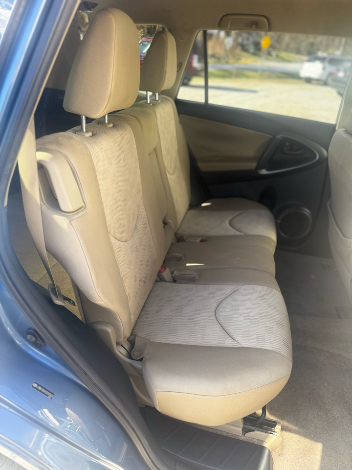 Toyota RAV4 4WD 4dr I4 (Natl) 2012