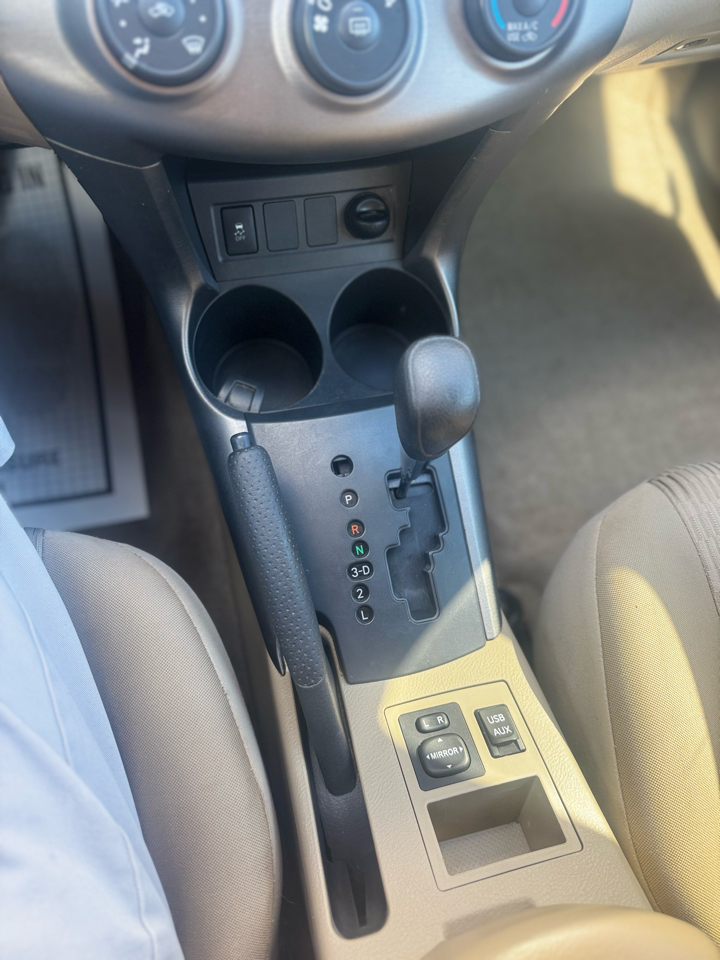 Toyota RAV4 4WD 4dr I4 (Natl) 2012