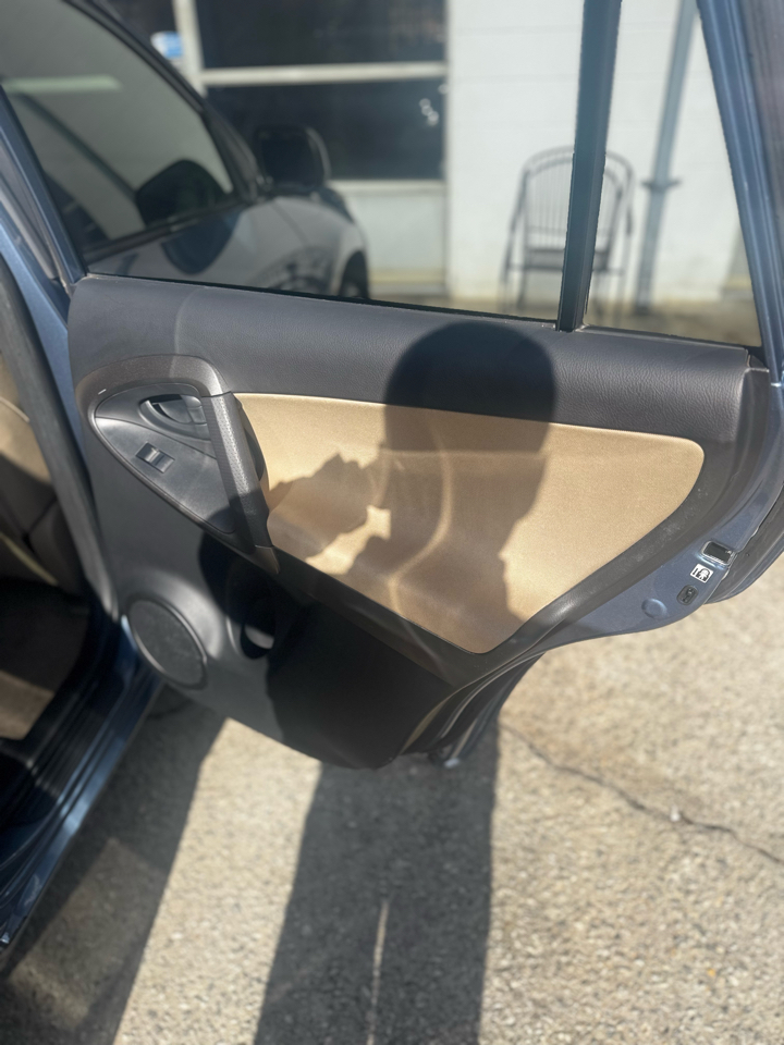 Toyota RAV4 4WD 4dr I4 (Natl) 2012