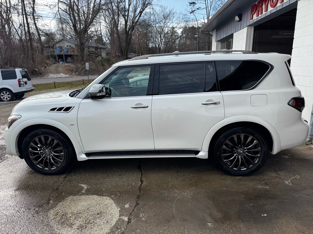 Infiniti QX80 4WD 4dr Limited 2015