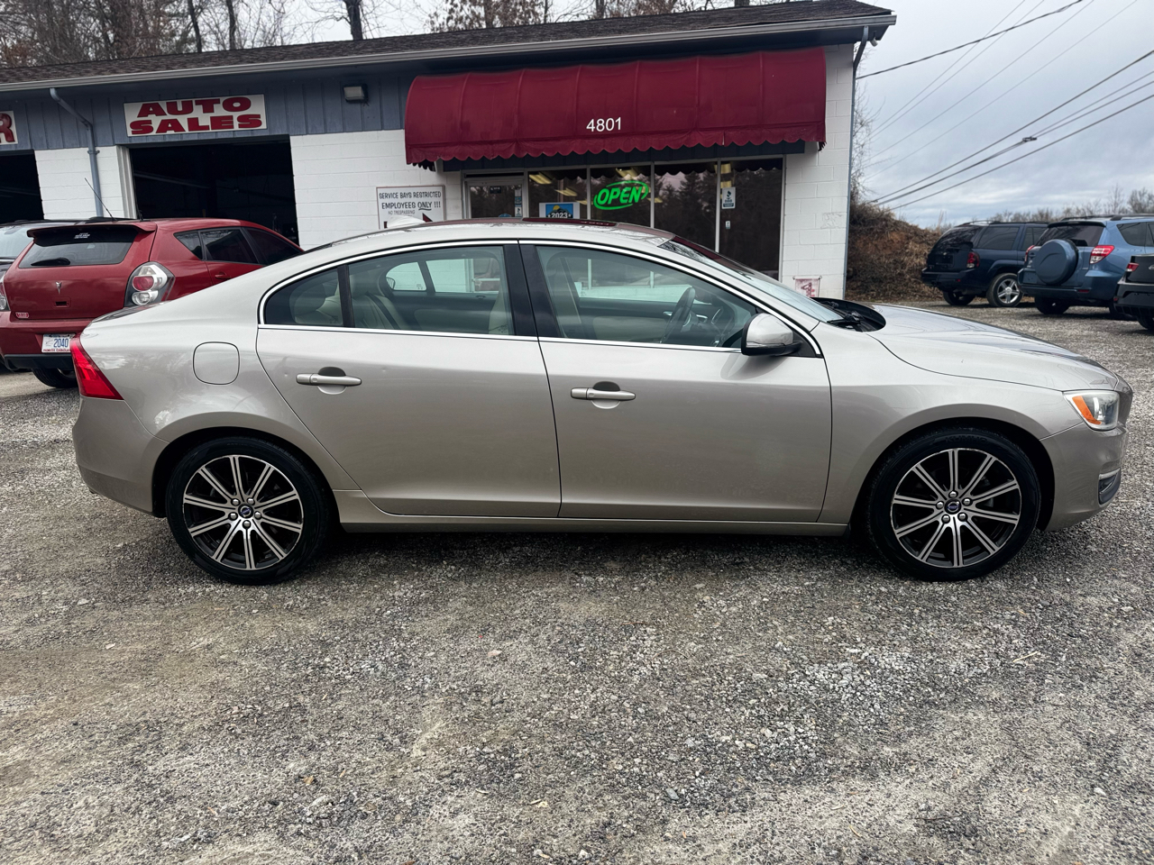 Volvo S60 Inscription 4dr Sdn T5 Drive-E Premier FWD 2016