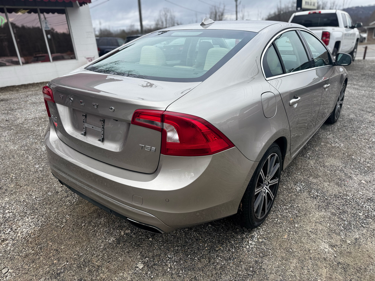 Volvo S60 Inscription 4dr Sdn T5 Drive-E Premier FWD 2016