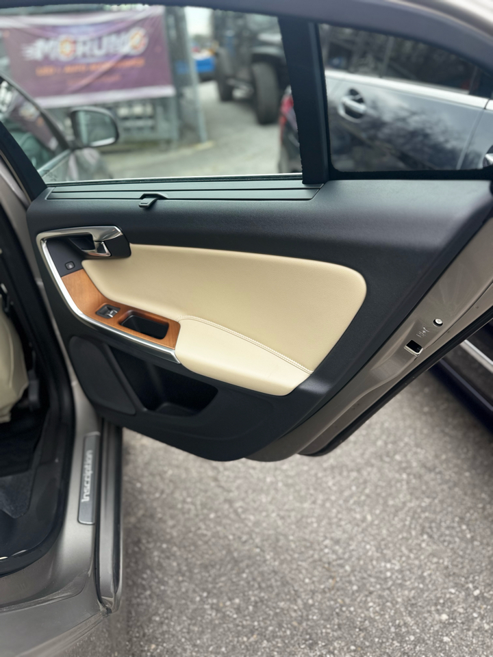 Volvo S60 Inscription 4dr Sdn T5 Drive-E Premier FWD 2016