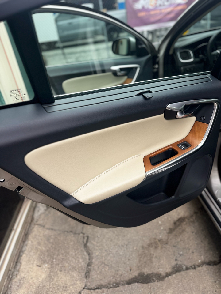 Volvo S60 Inscription 4dr Sdn T5 Drive-E Premier FWD 2016