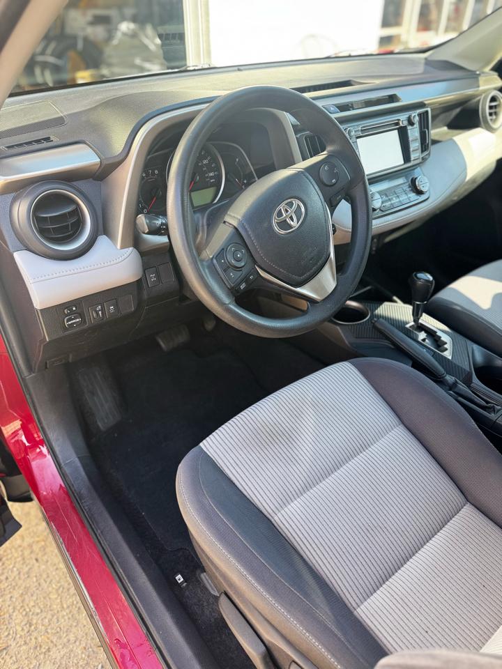 Toyota RAV4 AWD 4dr XLE (Natl) 2013