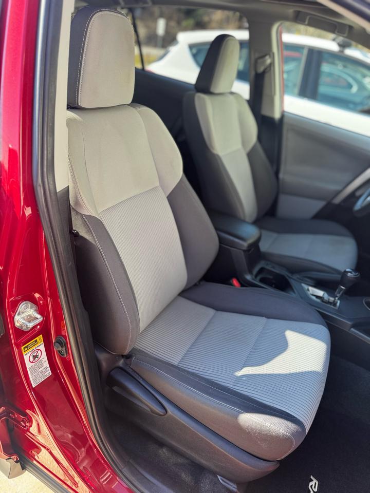 Toyota RAV4 AWD 4dr XLE (Natl) 2013