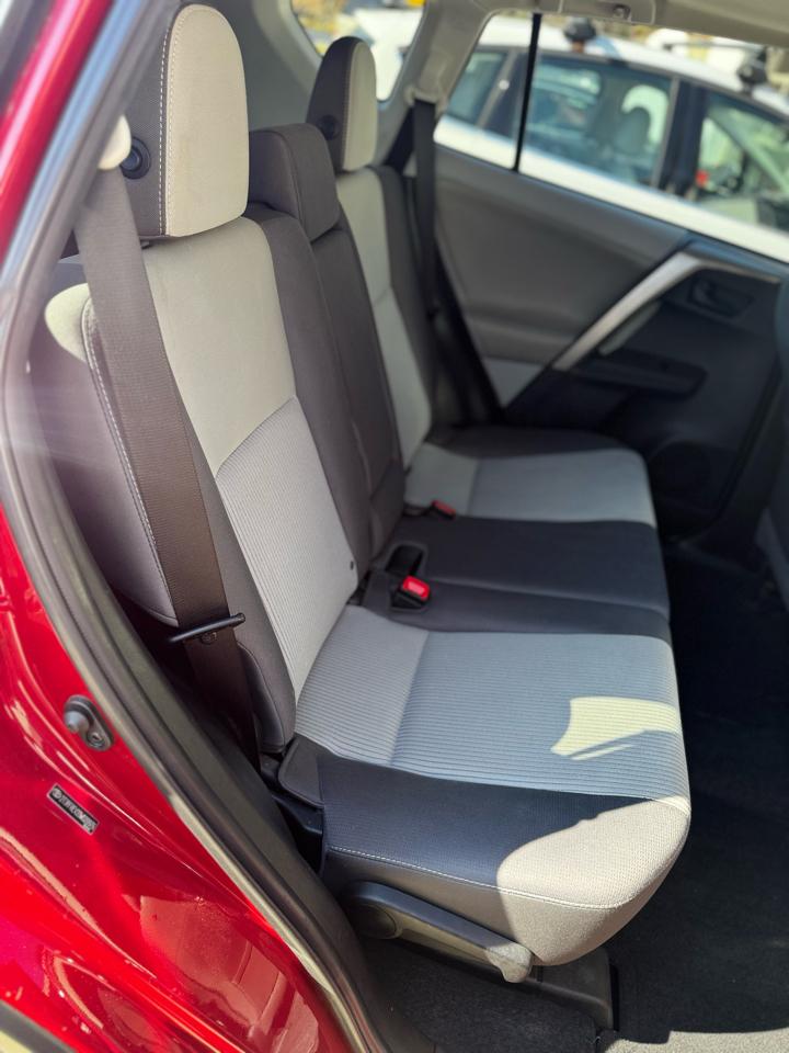 Toyota RAV4 AWD 4dr XLE (Natl) 2013