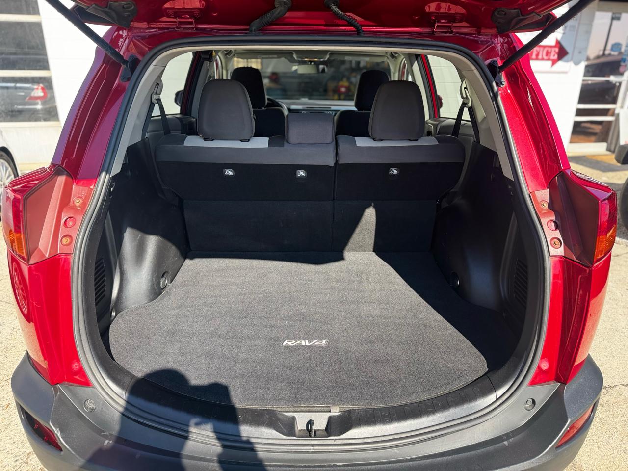 Toyota RAV4 AWD 4dr XLE (Natl) 2013