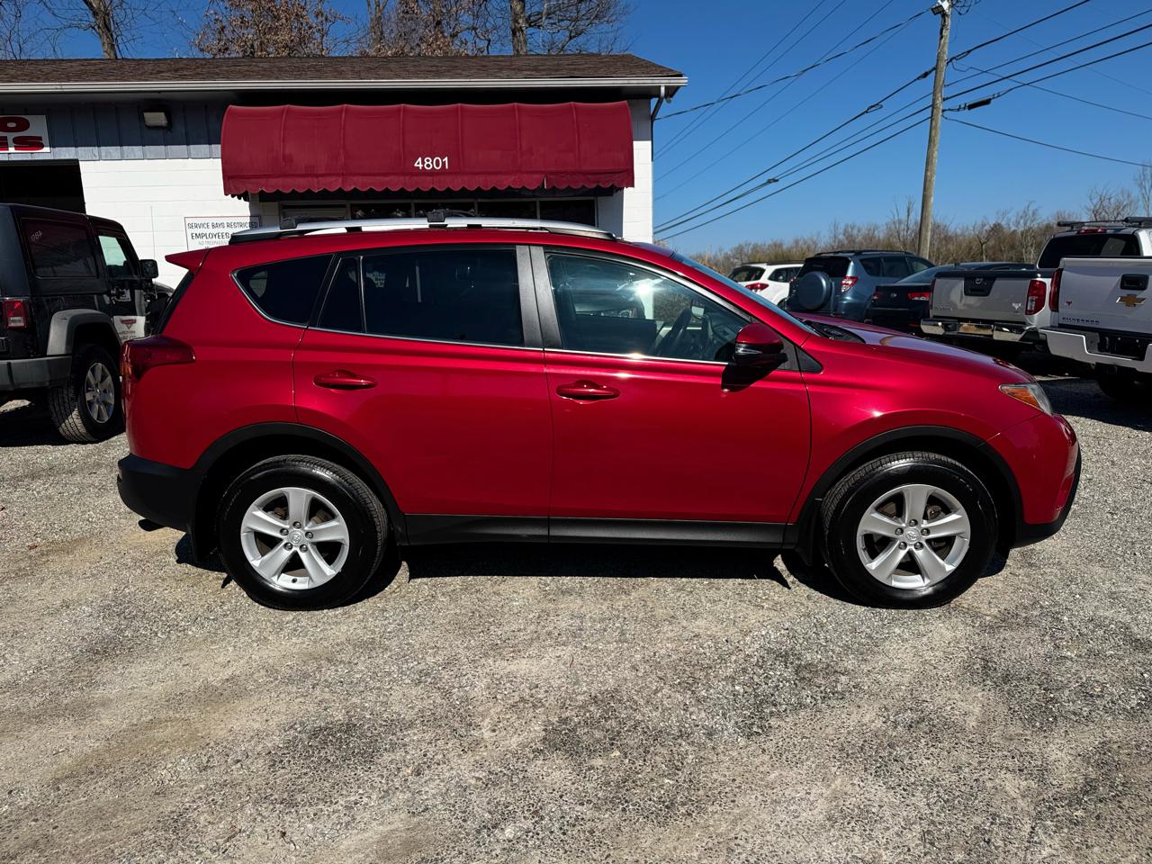 Toyota RAV4 AWD 4dr XLE (Natl) 2013