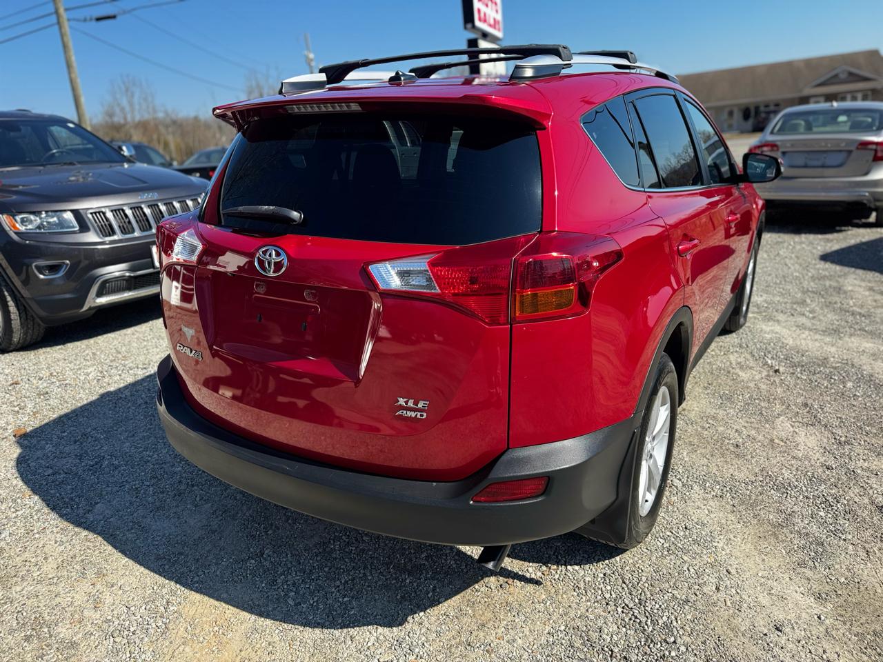 Toyota RAV4 AWD 4dr XLE (Natl) 2013