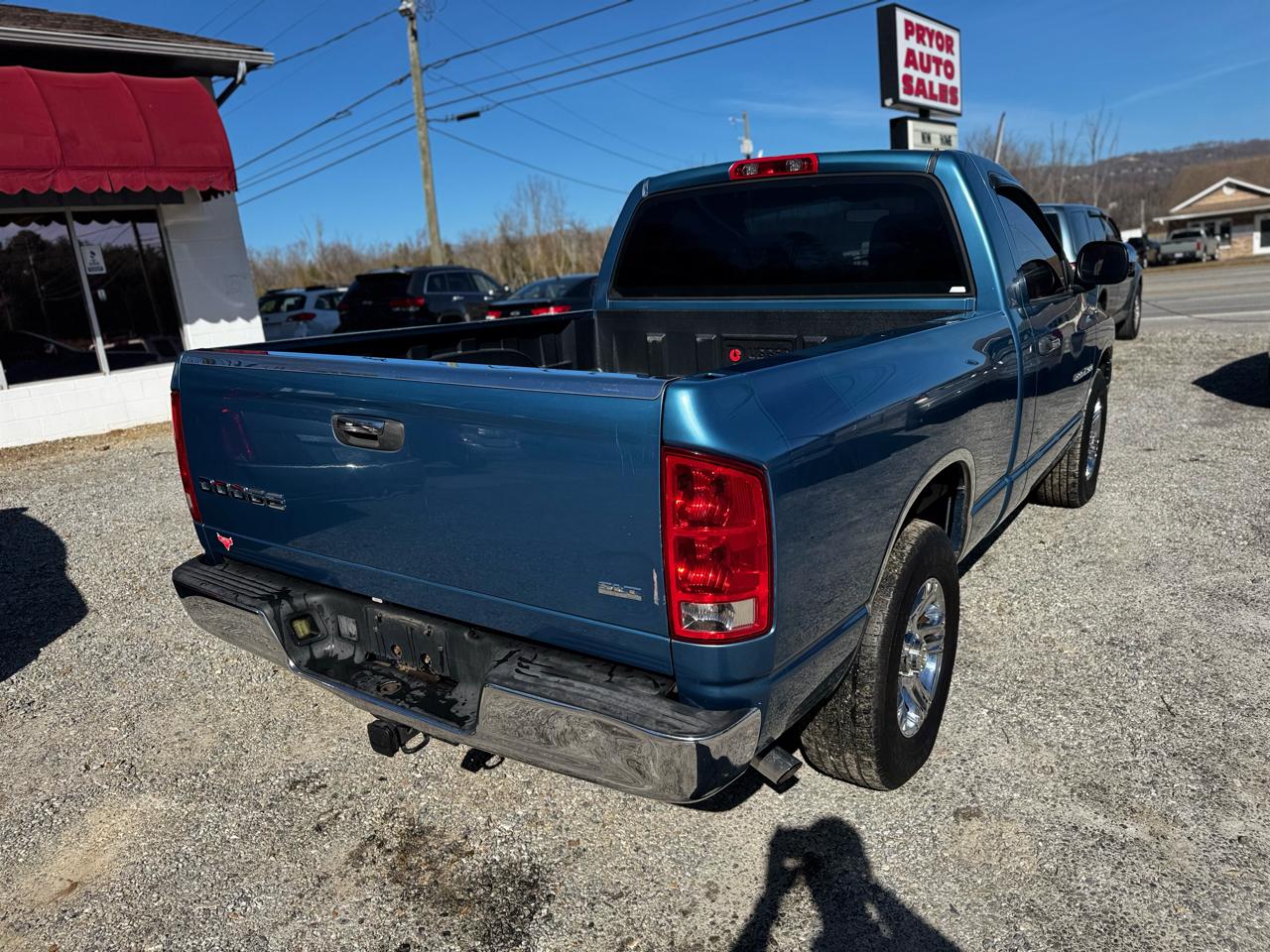 Dodge Ram 1500 2dr Reg Cab 120.5" WB SLT 2004