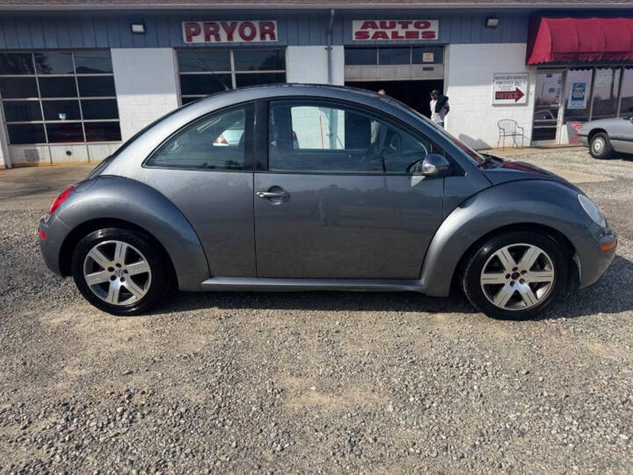 Volkswagen New Beetle Coupe 2dr 2.5L Auto 2006