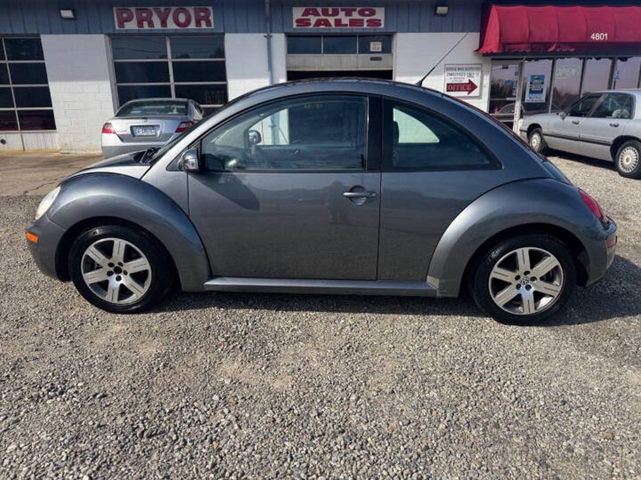 Volkswagen New Beetle Coupe 2dr 2.5L Auto 2006