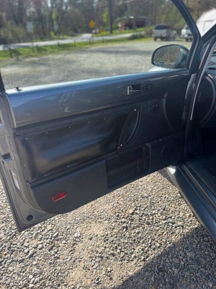 Volkswagen New Beetle Coupe 2dr 2.5L Auto 2006