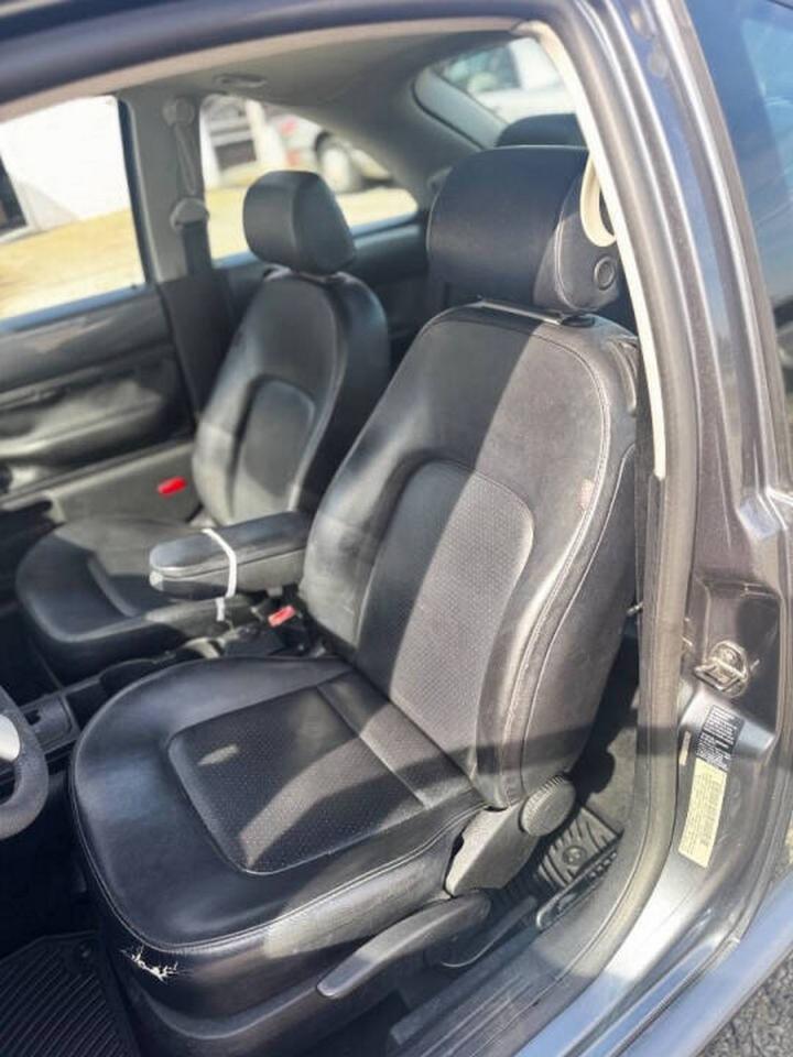 Volkswagen New Beetle Coupe 2dr 2.5L Auto 2006