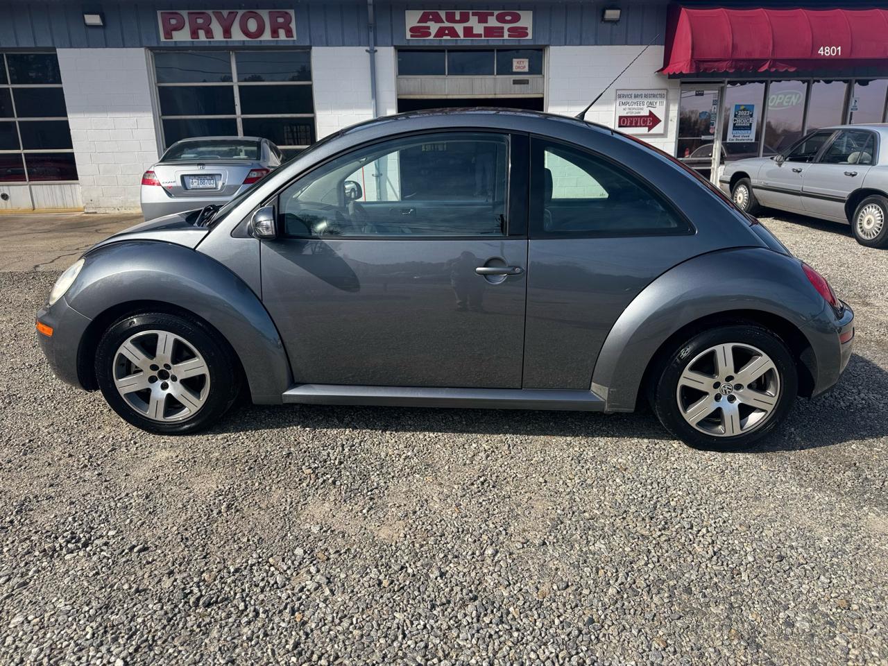 Volkswagen New Beetle Coupe 2dr 2.5L Auto 2006