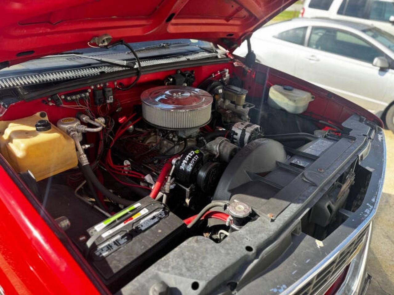 Chevrolet 1/2 Ton Pickups Fleetside 117.5" WB 4WD 1988