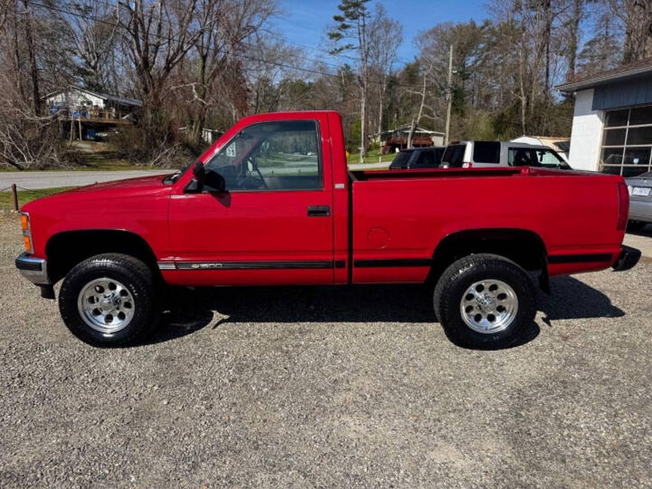 Chevrolet 1/2 Ton Pickups Fleetside 117.5" WB 4WD 1988