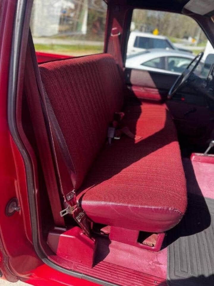 Chevrolet 1/2 Ton Pickups Fleetside 117.5" WB 4WD 1988