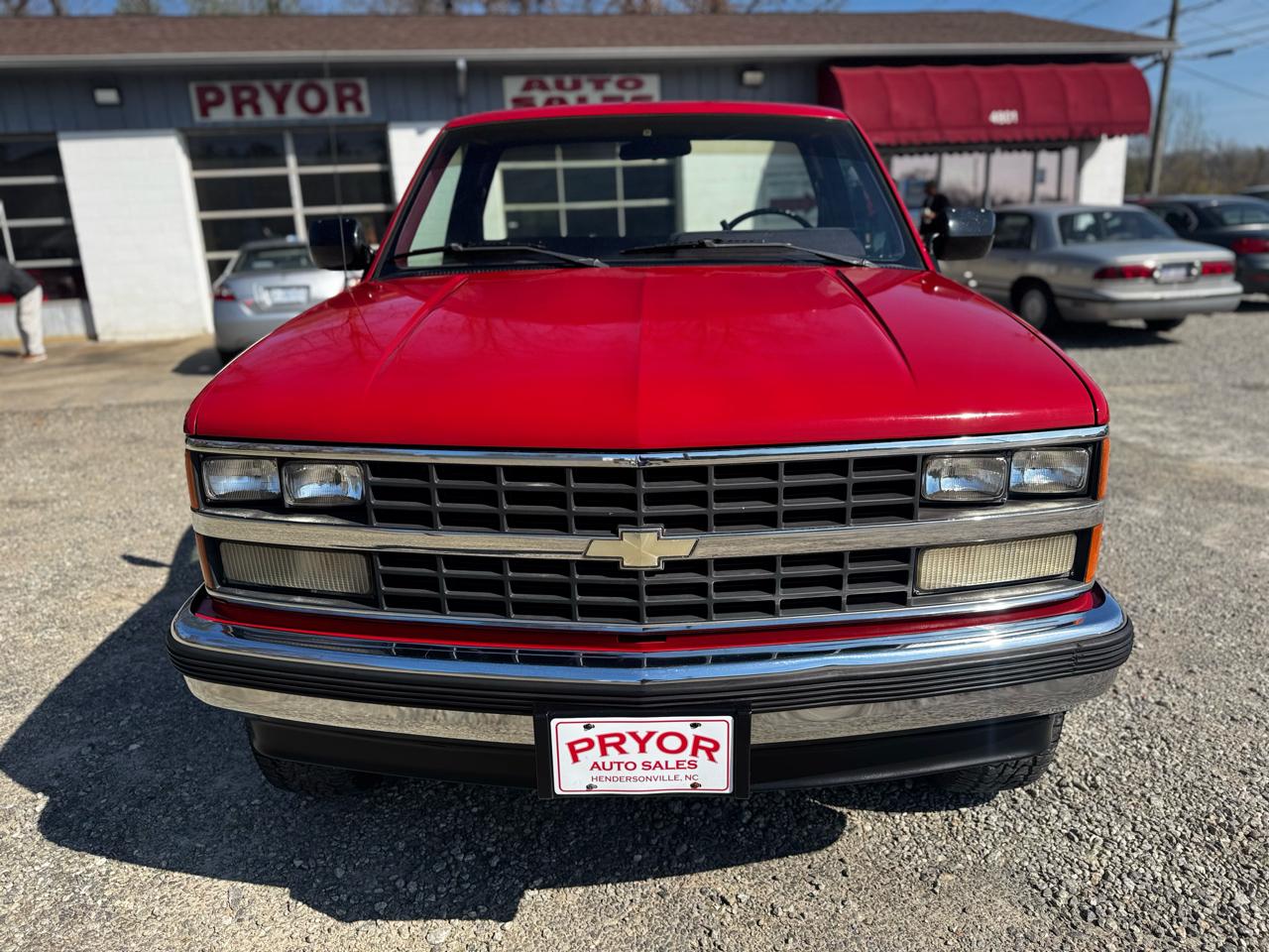 Chevrolet 1/2 Ton Pickups Fleetside 117.5" WB 4WD 1988