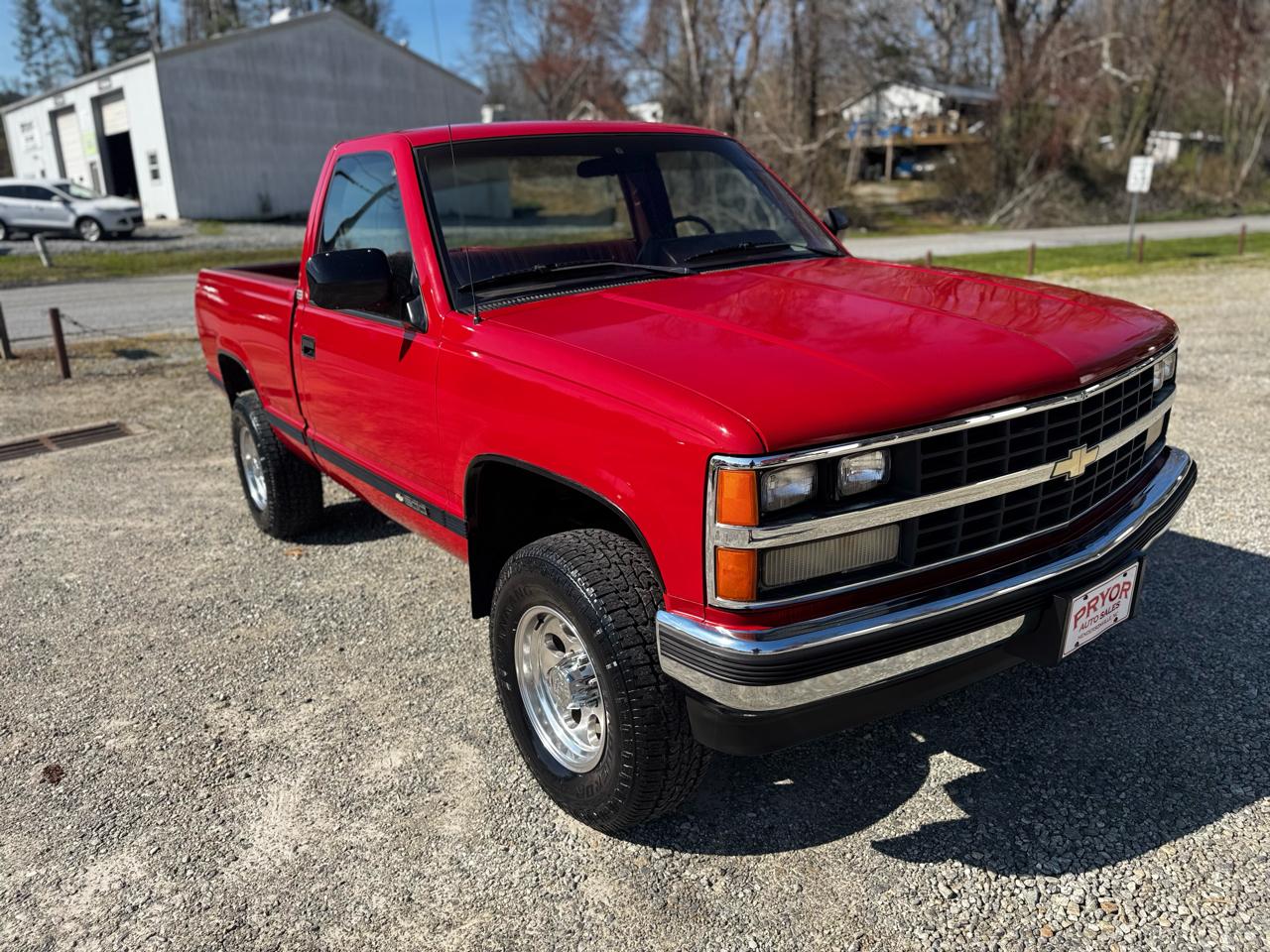 Chevrolet 1/2 Ton Pickups Fleetside 117.5" WB 4WD 1988