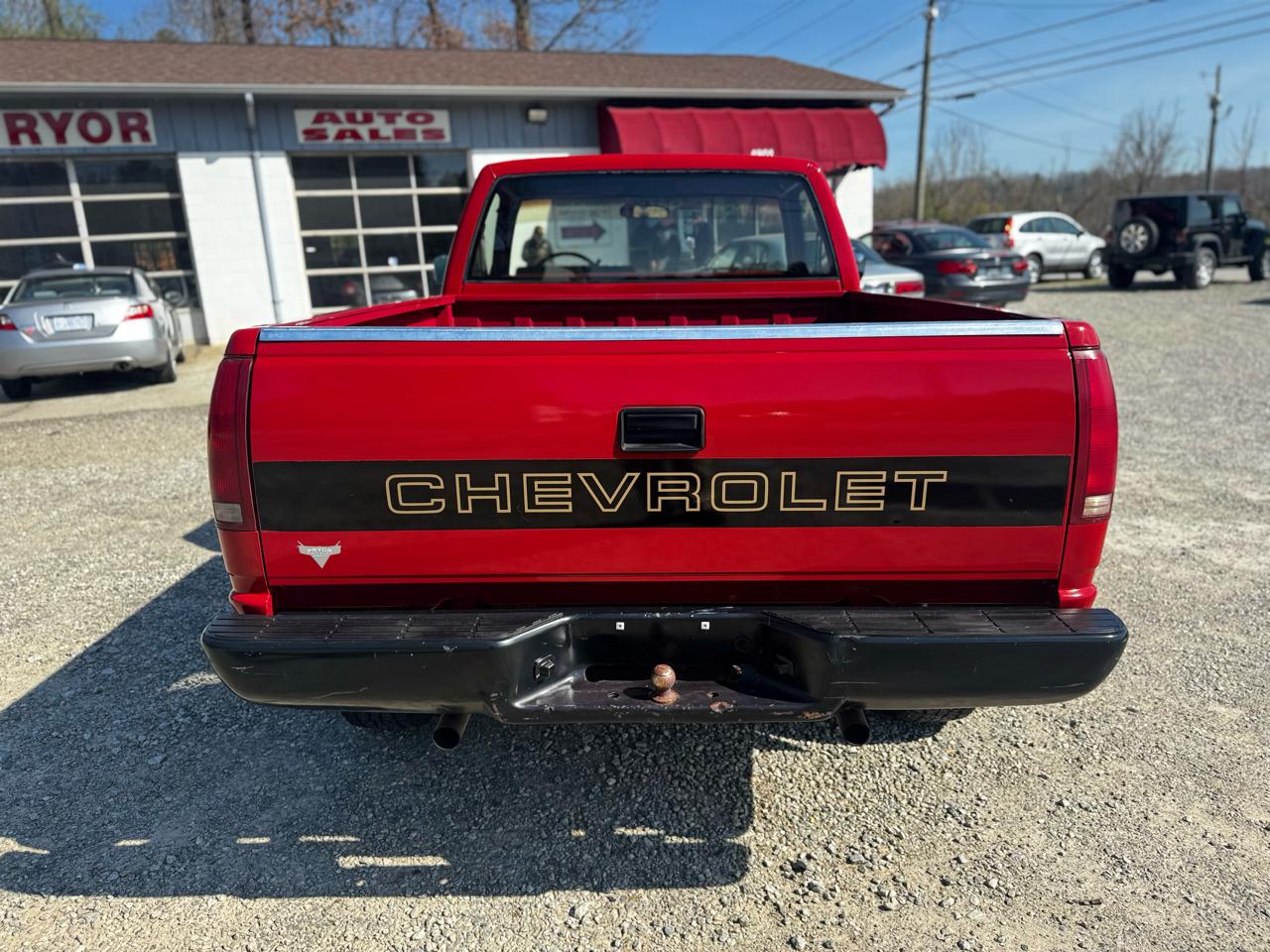 Chevrolet 1/2 Ton Pickups Fleetside 117.5" WB 4WD 1988