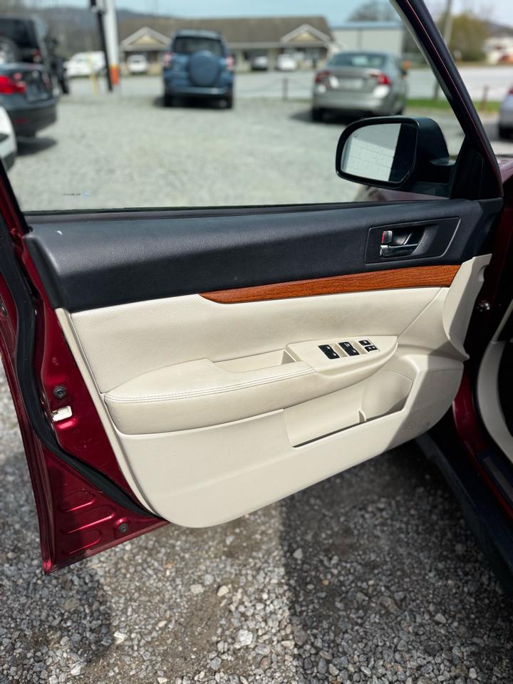 Subaru Outback 4dr Wgn H6 Auto 3.6R Limited 2014