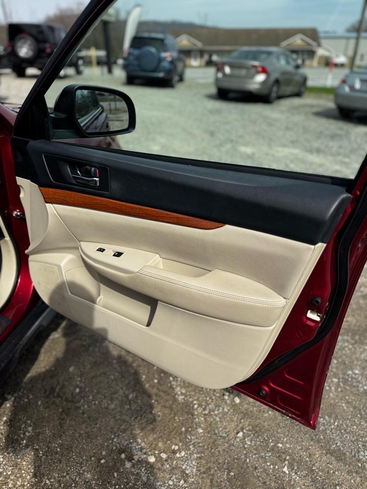 Subaru Outback 4dr Wgn H6 Auto 3.6R Limited 2014