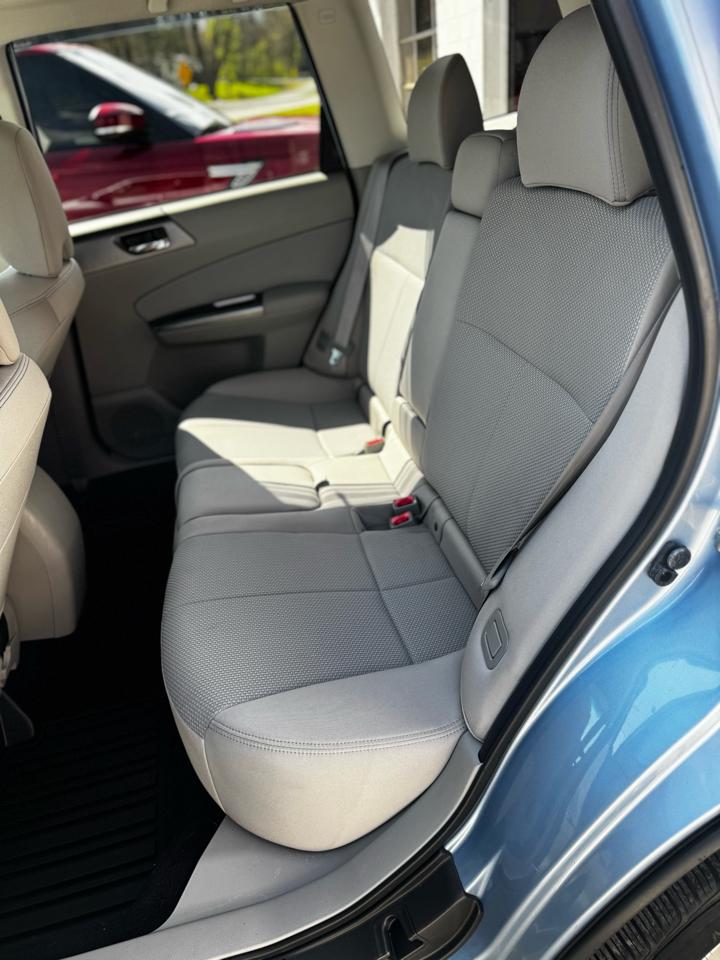 Subaru Forester 2.5X Premium 2012