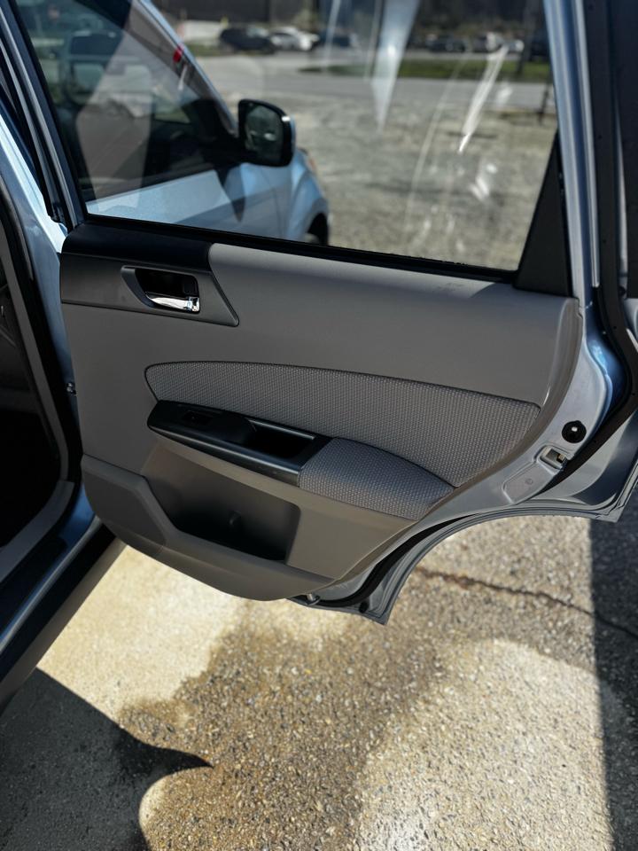 Subaru Forester 2.5X Premium 2012