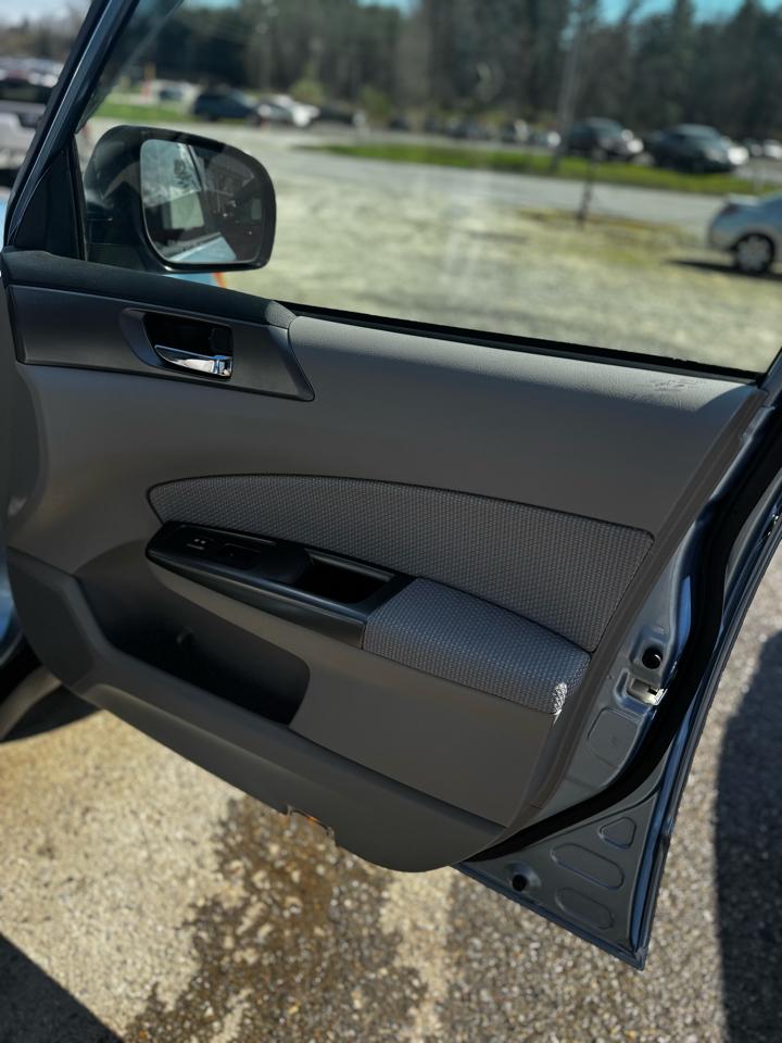 Subaru Forester 2.5X Premium 2012