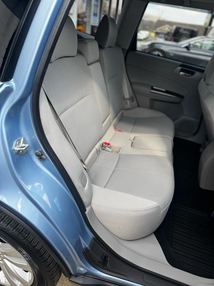 Subaru Forester 2.5X Premium 2012