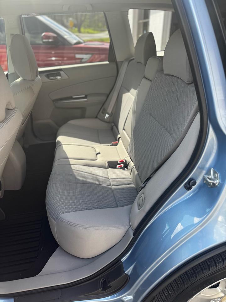 Subaru Forester 2.5X Premium 2012