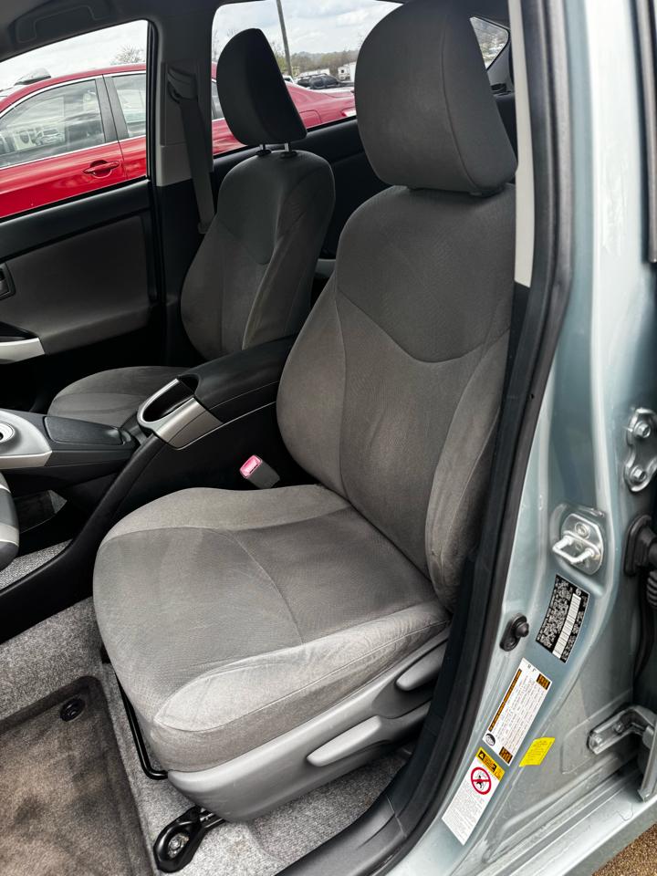 Toyota Prius Prius V 2012