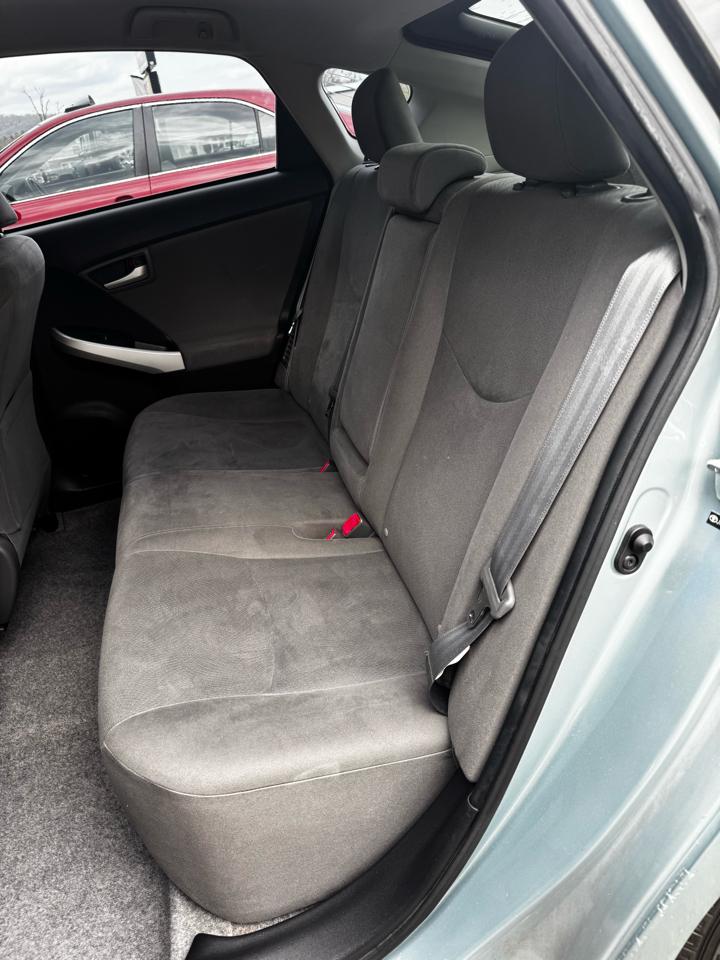 Toyota Prius Prius V 2012