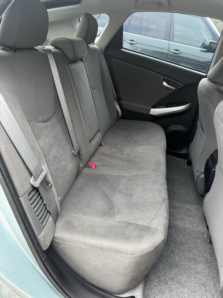 Toyota Prius Prius V 2012