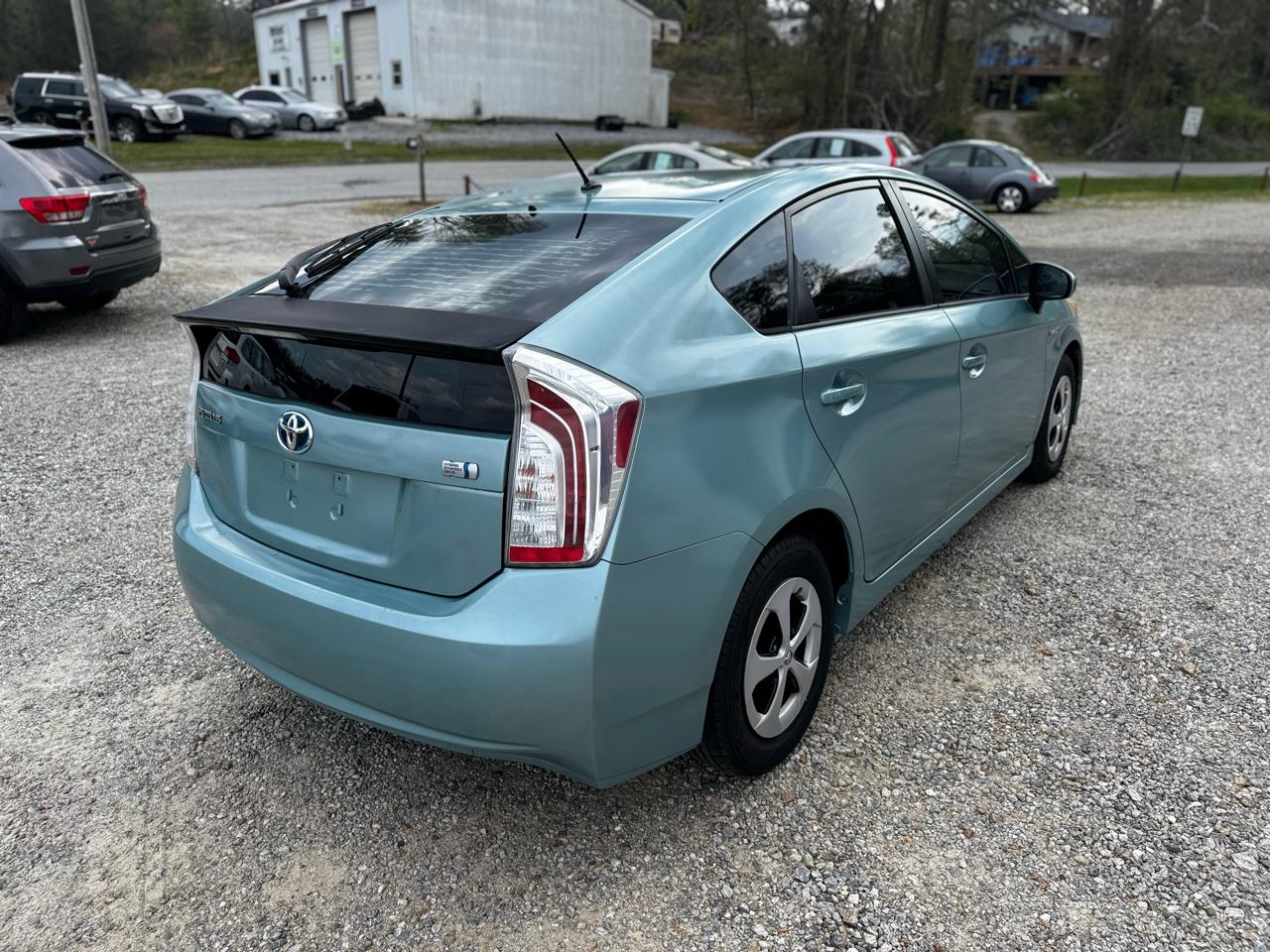 Toyota Prius Prius V 2012