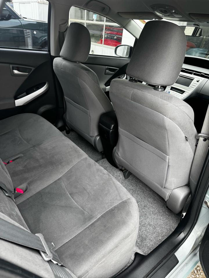 Toyota Prius Prius V 2012