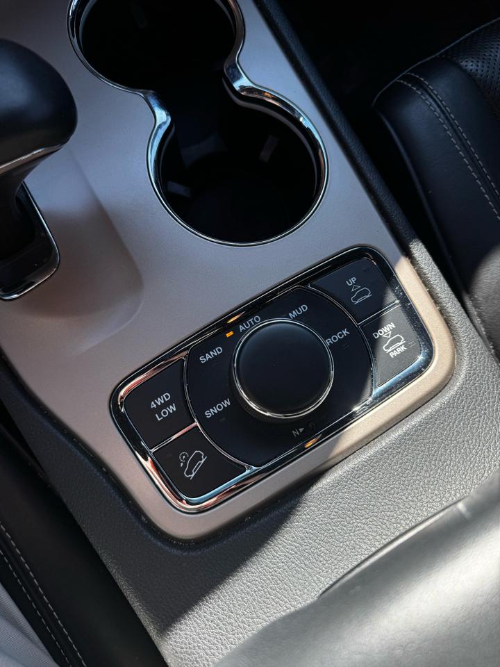 Jeep Grand Cherokee Overland 4WD 2014