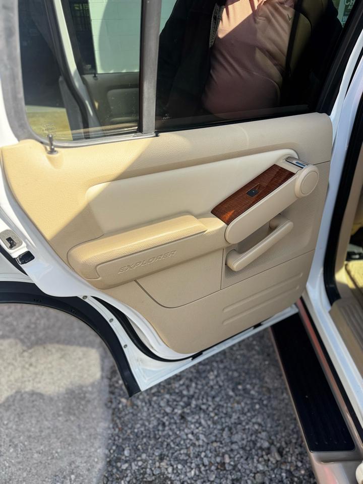 Ford Explorer Eddie Bauer 4.6L 4WD 2006