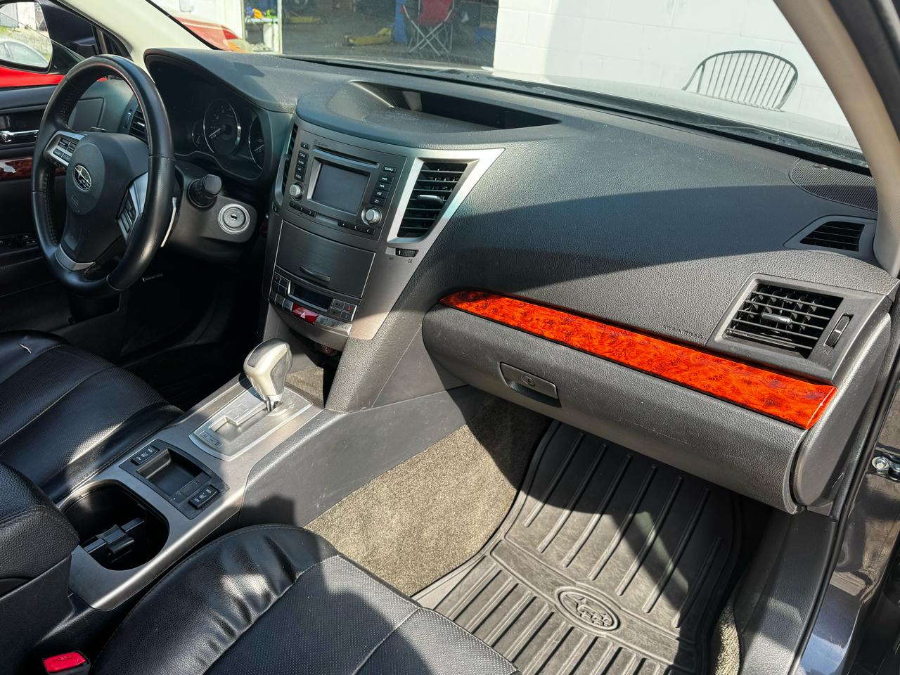 Subaru Outback 2.5i Limited 2012