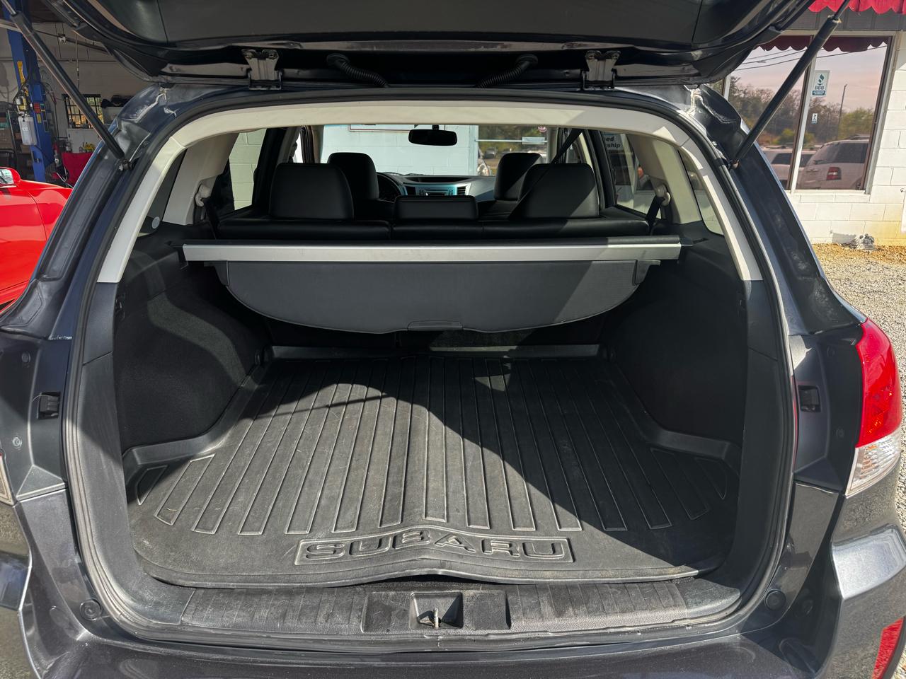 Subaru Outback 2.5i Limited 2012