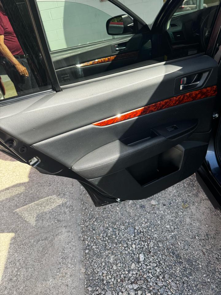 Subaru Outback 2.5i Limited 2012