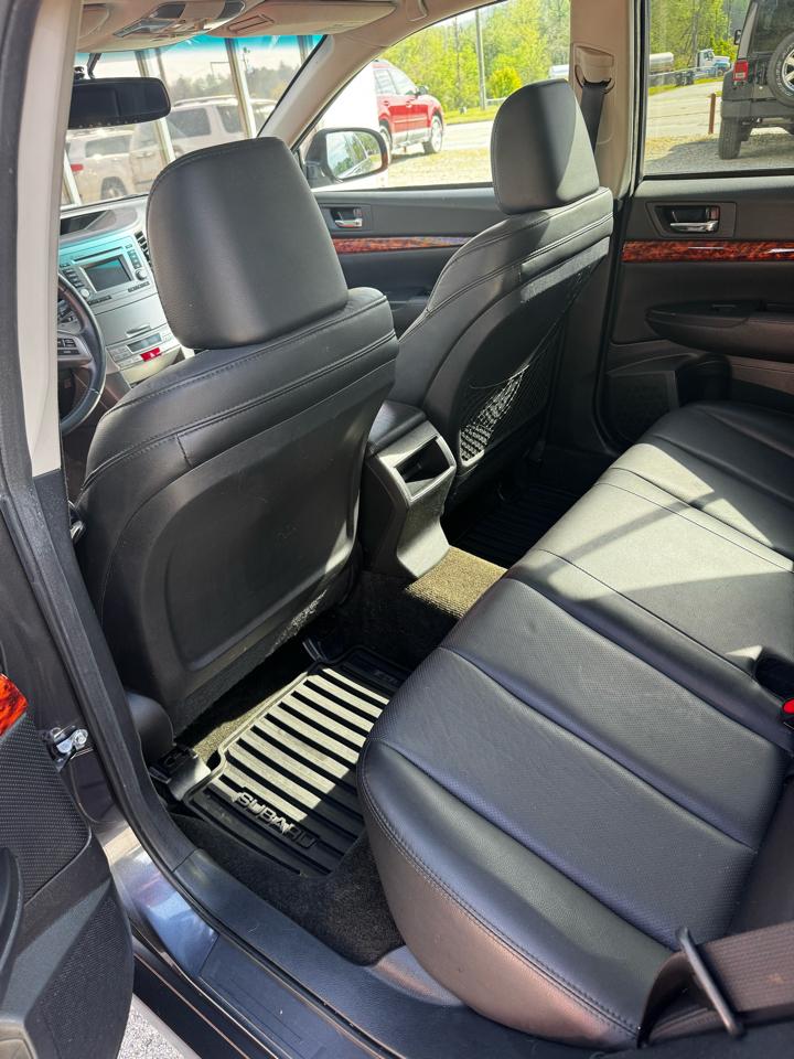 Subaru Outback 2.5i Limited 2012