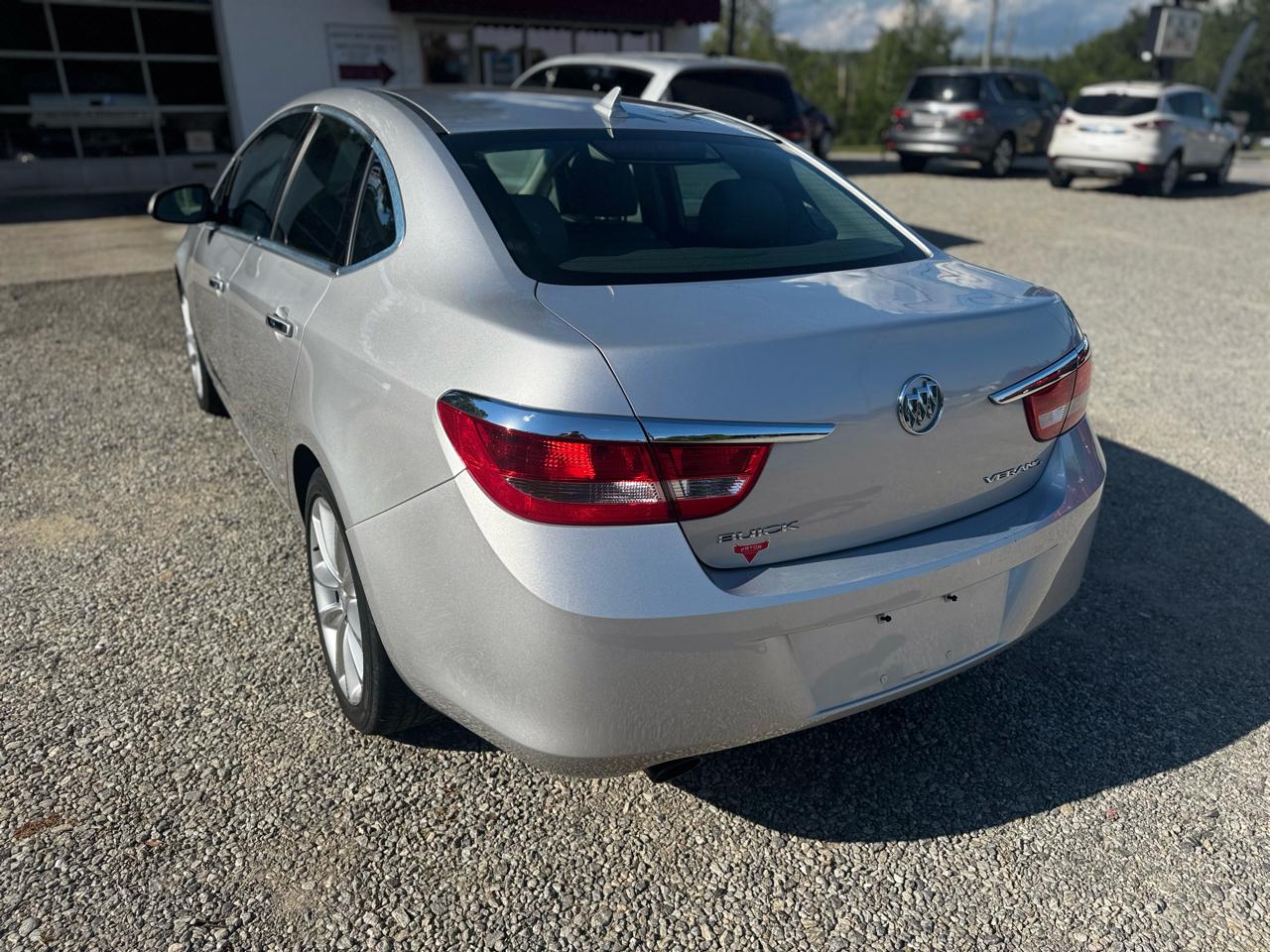Buick Verano Base 2012