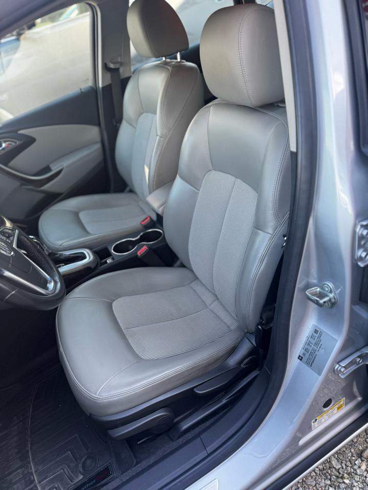Buick Verano Base 2012
