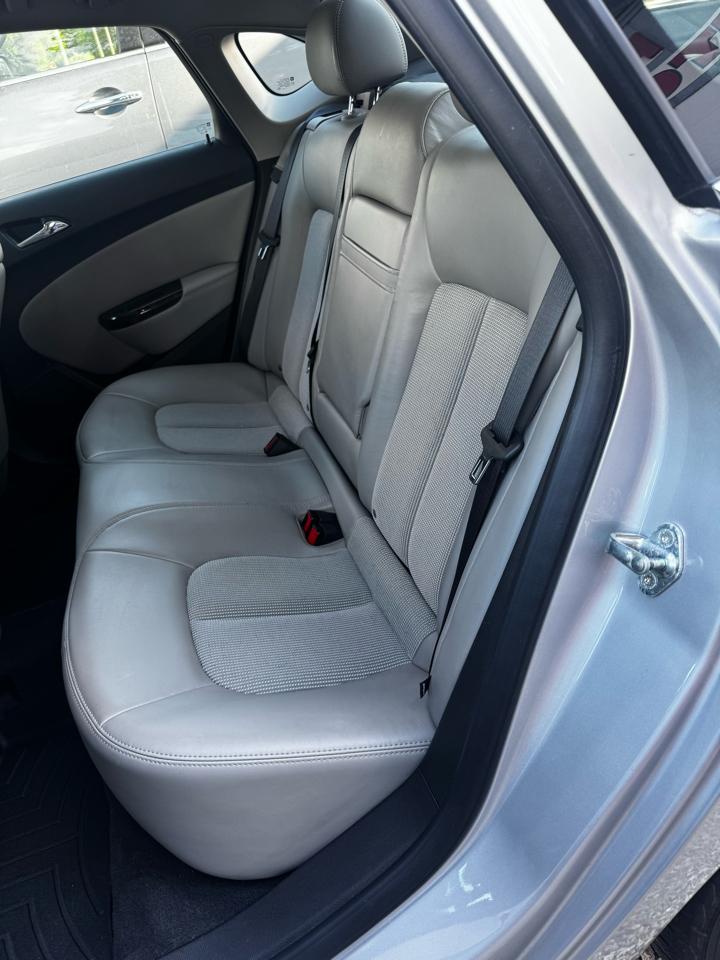 Buick Verano Base 2012
